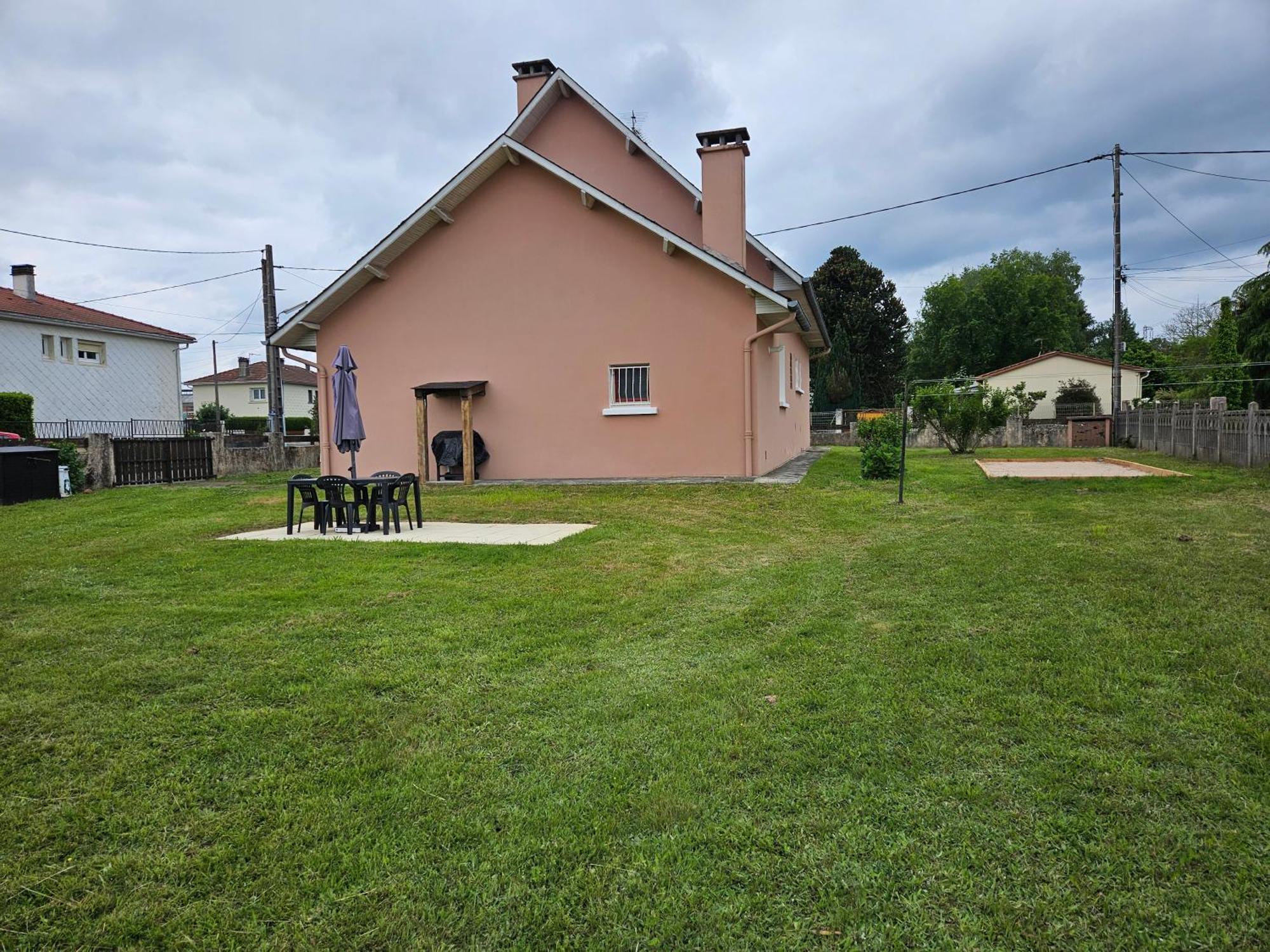 Gite La Maison Rose Lannemezan Buitenkant foto